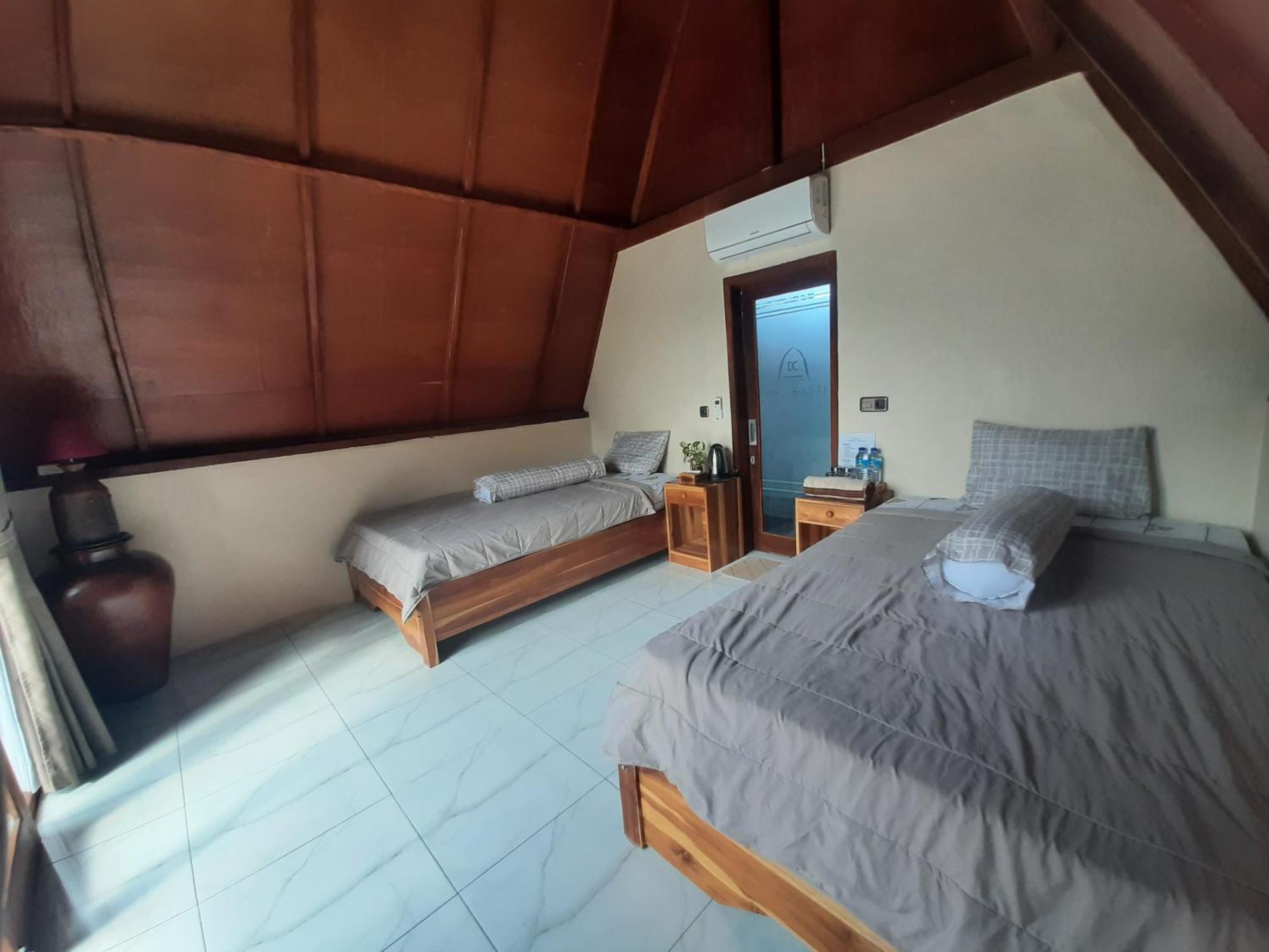 D' Carasti Bungalow Masbagik Room photo