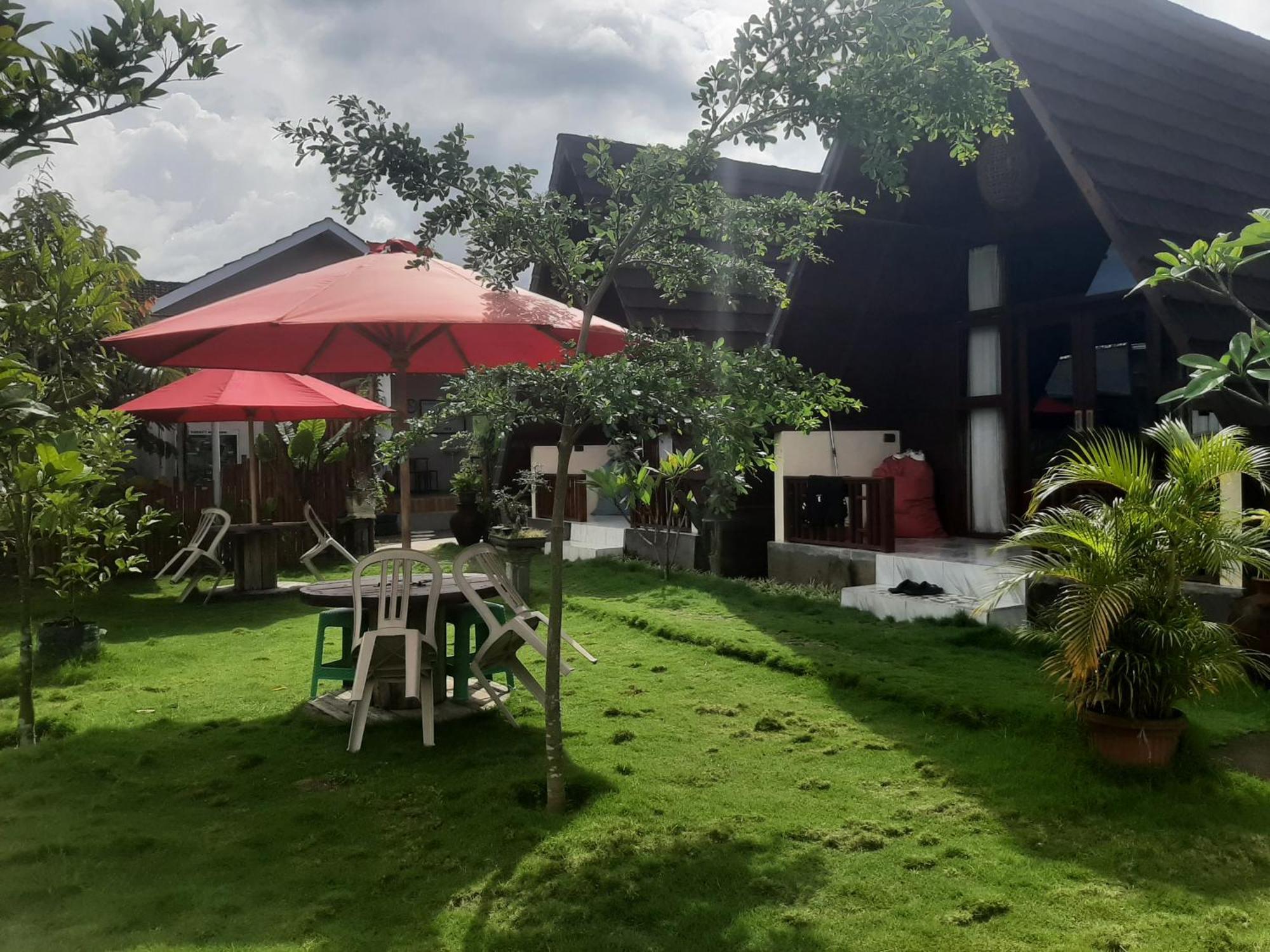 D' Carasti Bungalow Masbagik Exterior photo